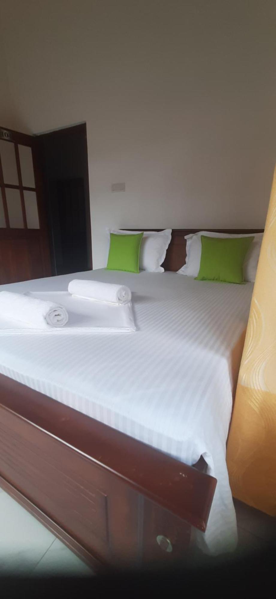 Seven Luck Palace Kandy Bagian luar foto