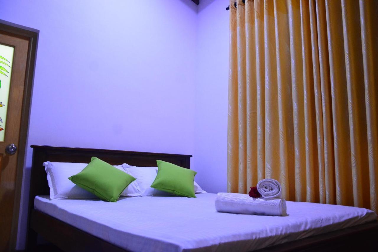 Seven Luck Palace Kandy Bagian luar foto