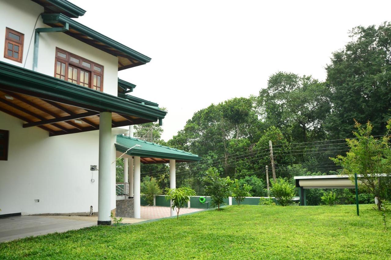 Seven Luck Palace Kandy Bagian luar foto