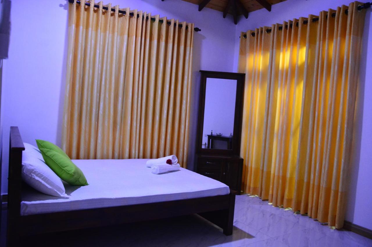 Seven Luck Palace Kandy Bagian luar foto