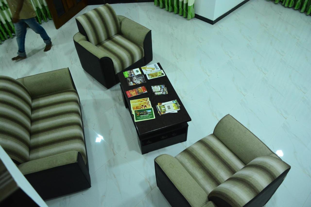 Seven Luck Palace Kandy Bagian luar foto