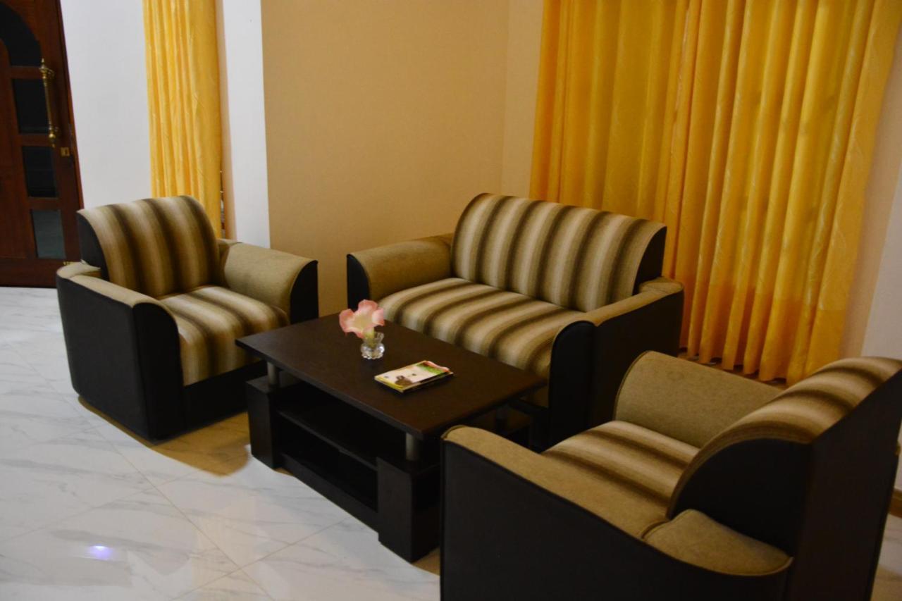 Seven Luck Palace Kandy Bagian luar foto