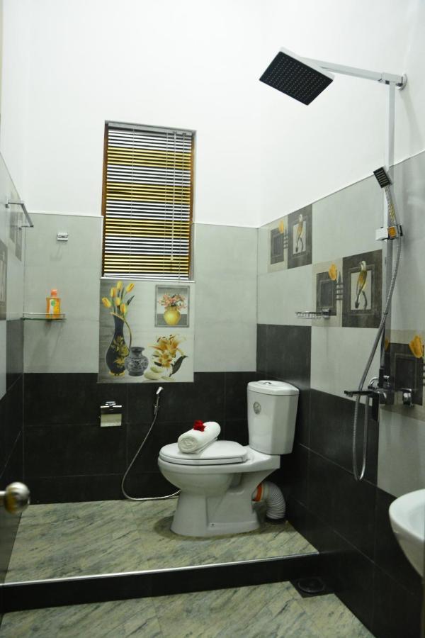 Seven Luck Palace Kandy Bagian luar foto