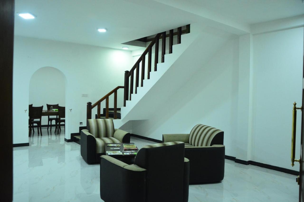 Seven Luck Palace Kandy Bagian luar foto