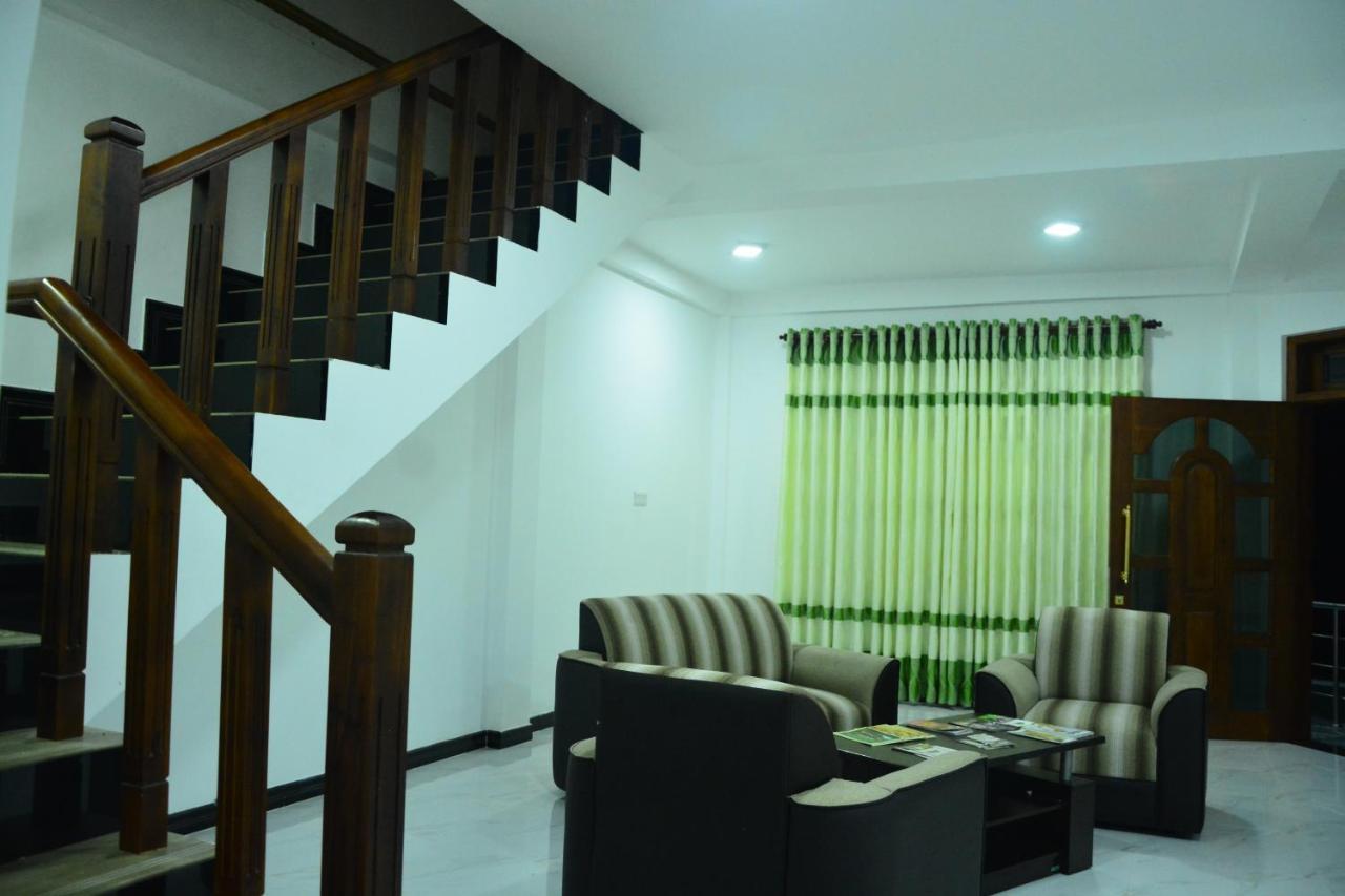 Seven Luck Palace Kandy Bagian luar foto
