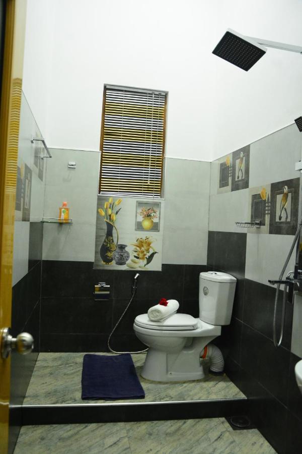 Seven Luck Palace Kandy Bagian luar foto
