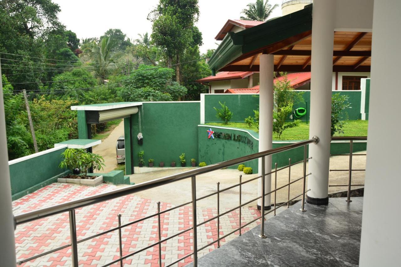 Seven Luck Palace Kandy Bagian luar foto